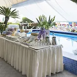 ホテル Cavalieri Palace &