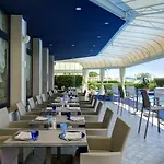 ホテル Cavalieri Palace &