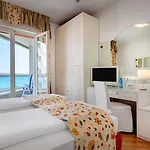 ホテル Cavalieri Palace &