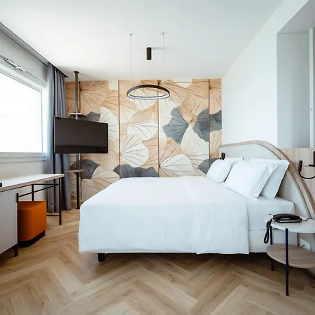 Cavalieri Palace & 4*