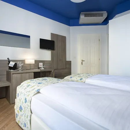 Cavalieri Palace & 4*