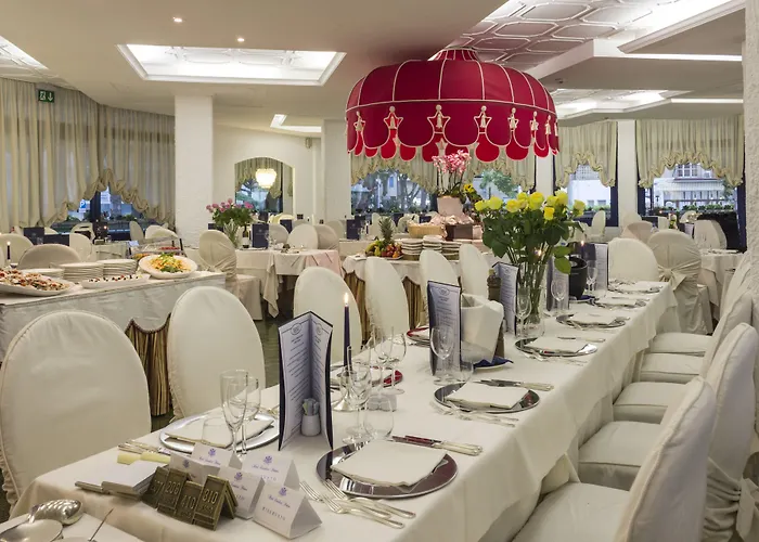 Cavalieri Palace & 4*