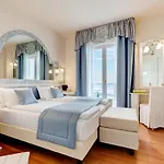 Отель Cavalieri Palace &