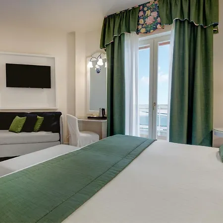 Cavalieri Palace & 4*