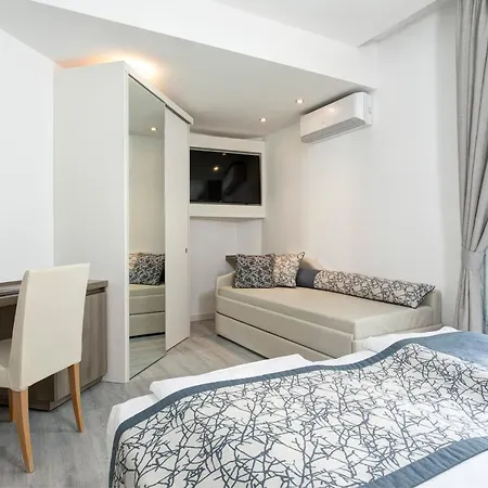 מלון Cavalieri Palace & לידו די ג'סולו
