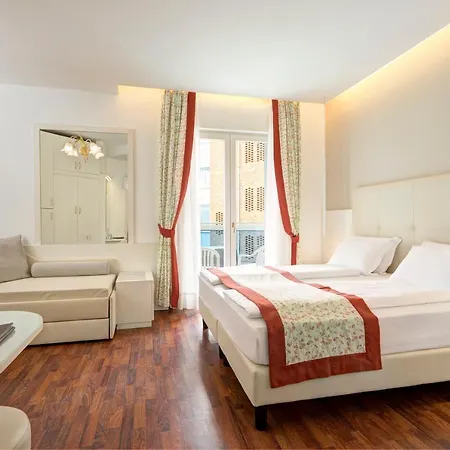 Cavalieri Palace & 4* 리도 디 예솔로