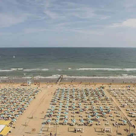 מלון Cavalieri Palace & 4*