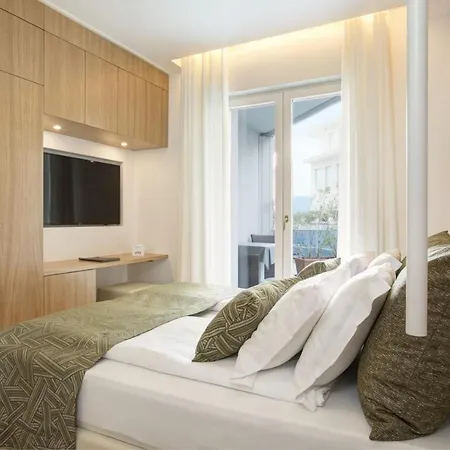Cavalieri Palace & 4* לידו די ג'סולו