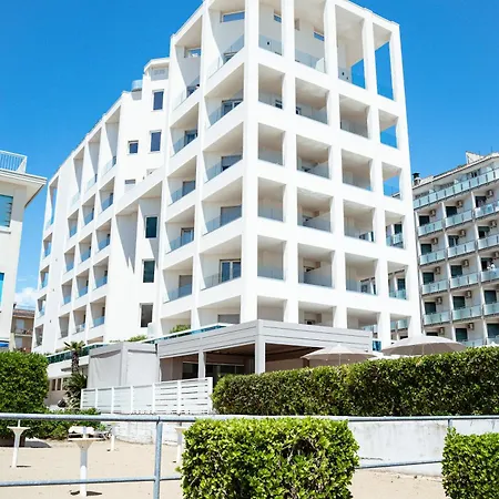 Отель Cavalieri Palace &