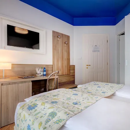 Cavalieri Palace &