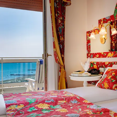 Cavalieri Palace & 4* 리도 디 예솔로