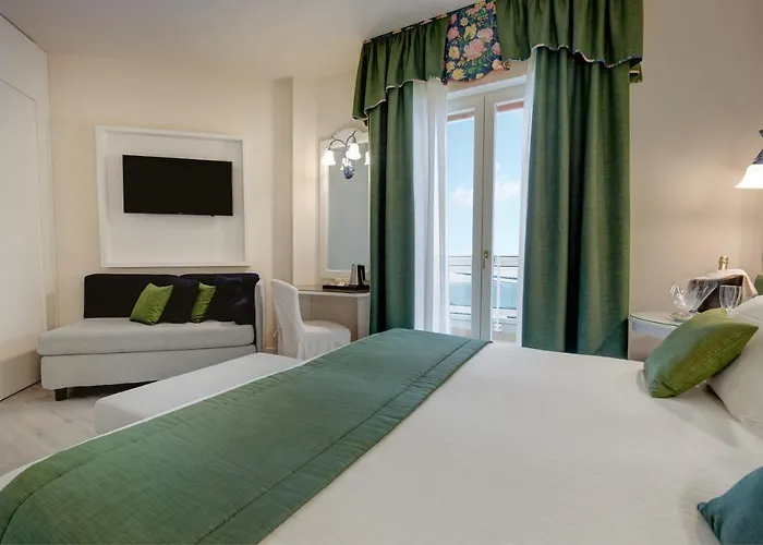 Cavalieri Palace & 4*