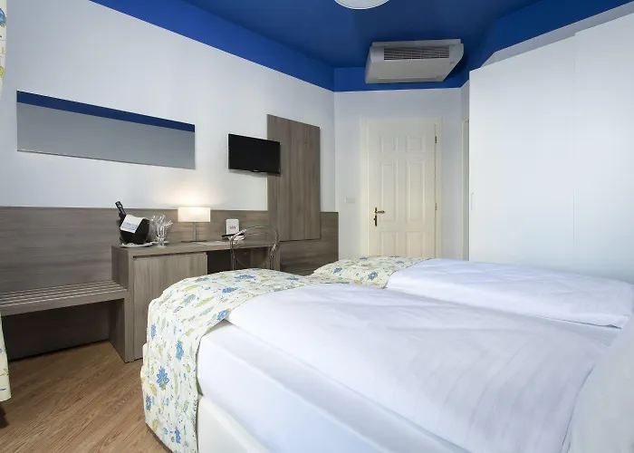 Cavalieri Palace & 4*