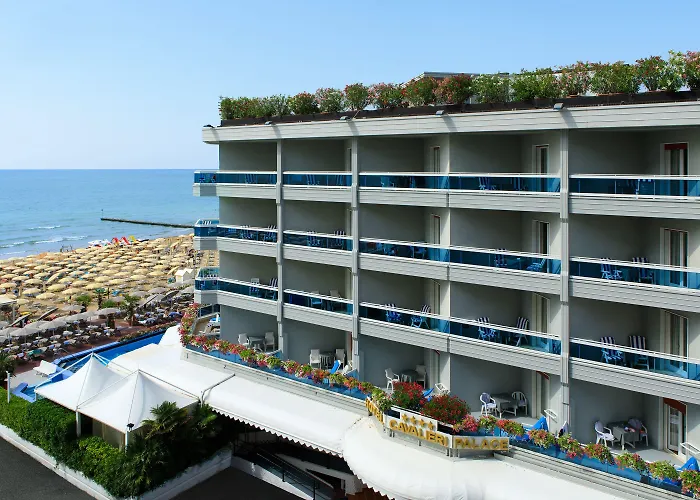 Cavalieri Palace & 4*